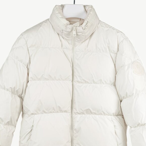 Moncler Genius Akishima White Quilted Down Jacket - Picture 4 of 16